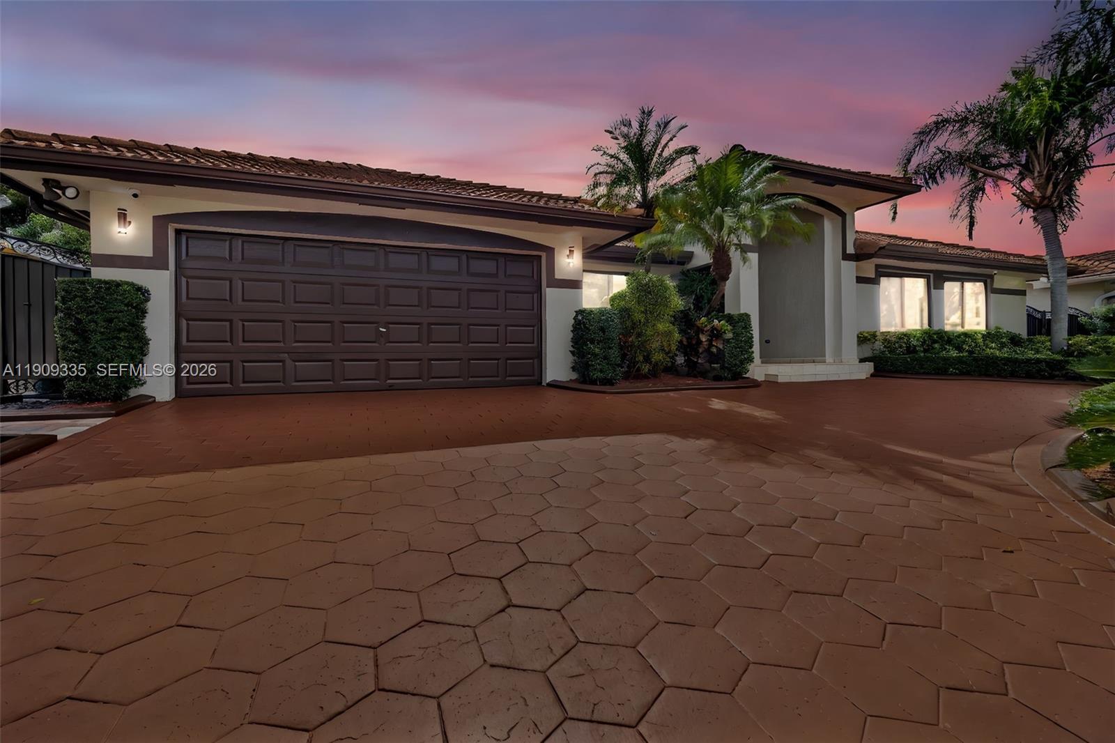 HAMMOCKS SHORES 3RD ADDN - Residential