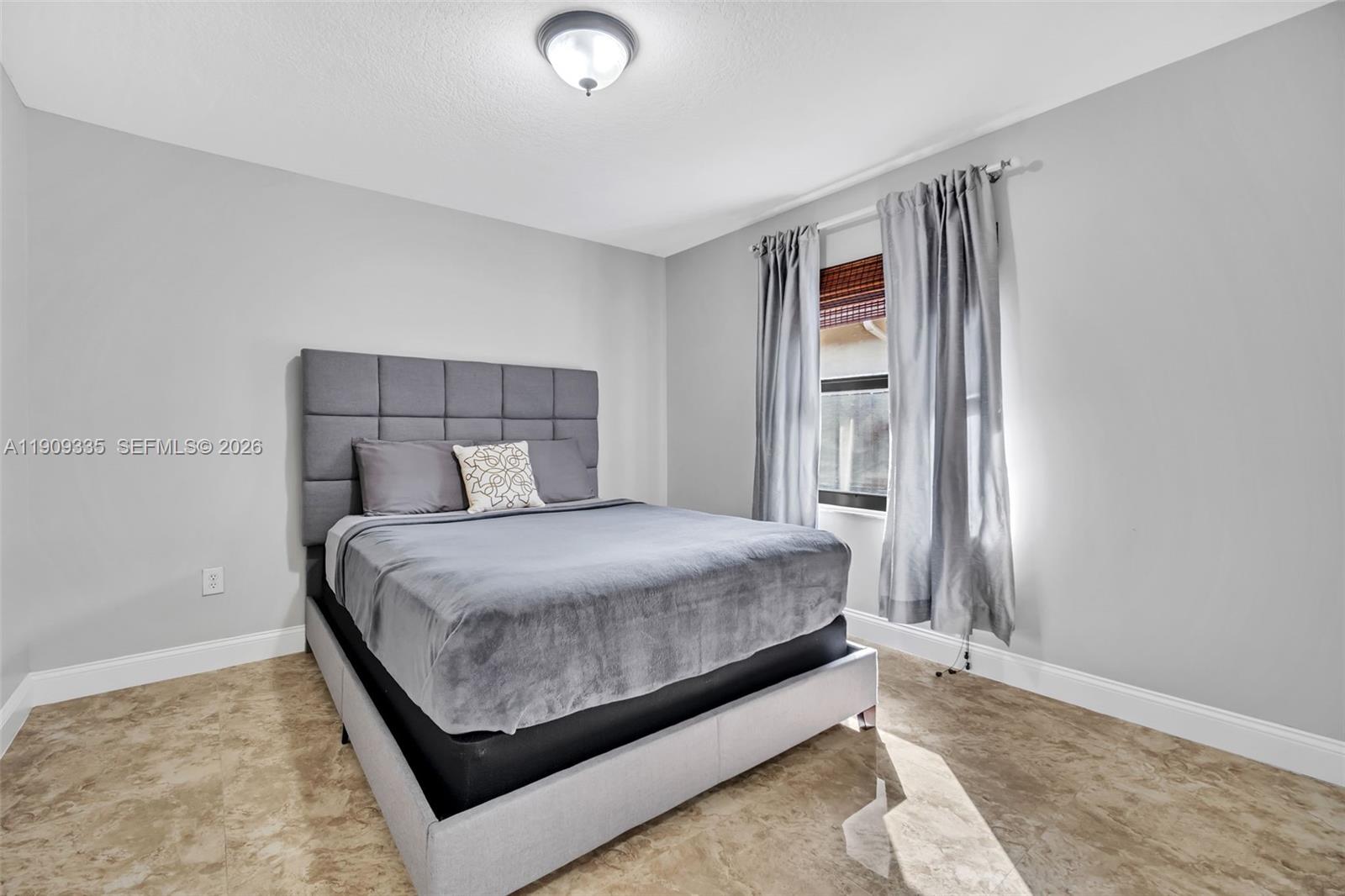 HAMMOCKS SHORES 3RD ADDN - Residential