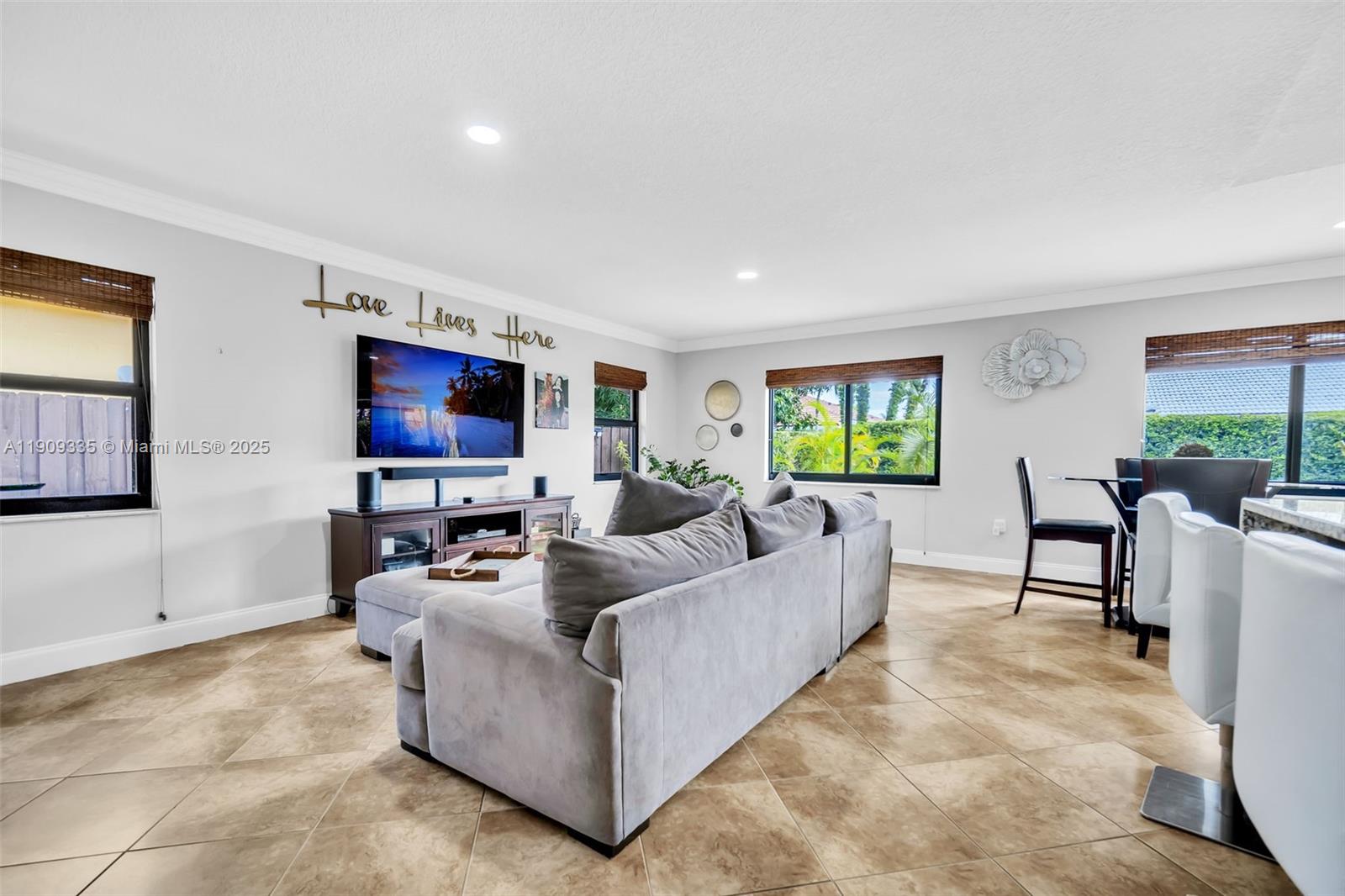 HAMMOCKS SHORES 3RD ADDN - Residential