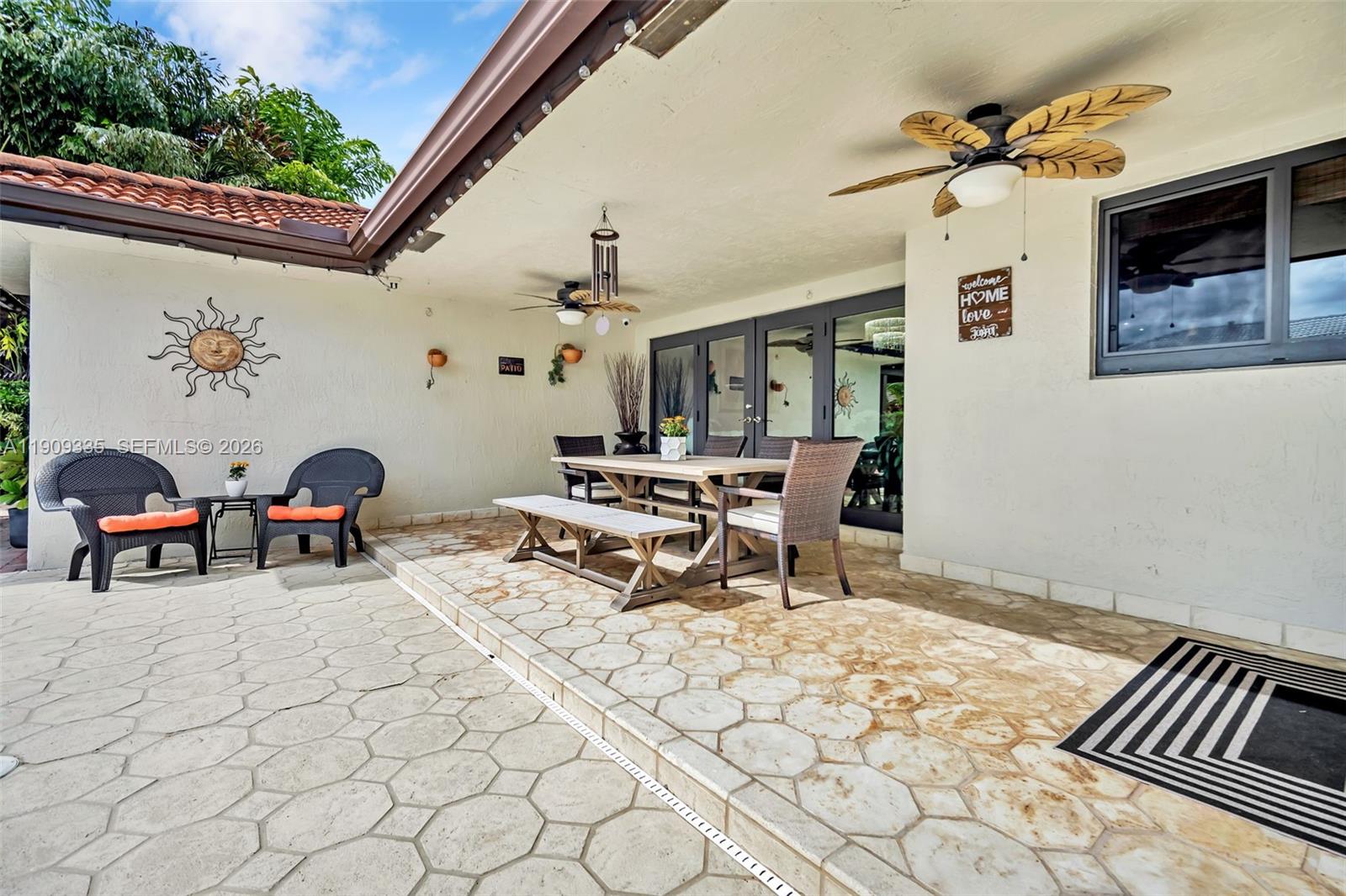 HAMMOCKS SHORES 3RD ADDN - Residential