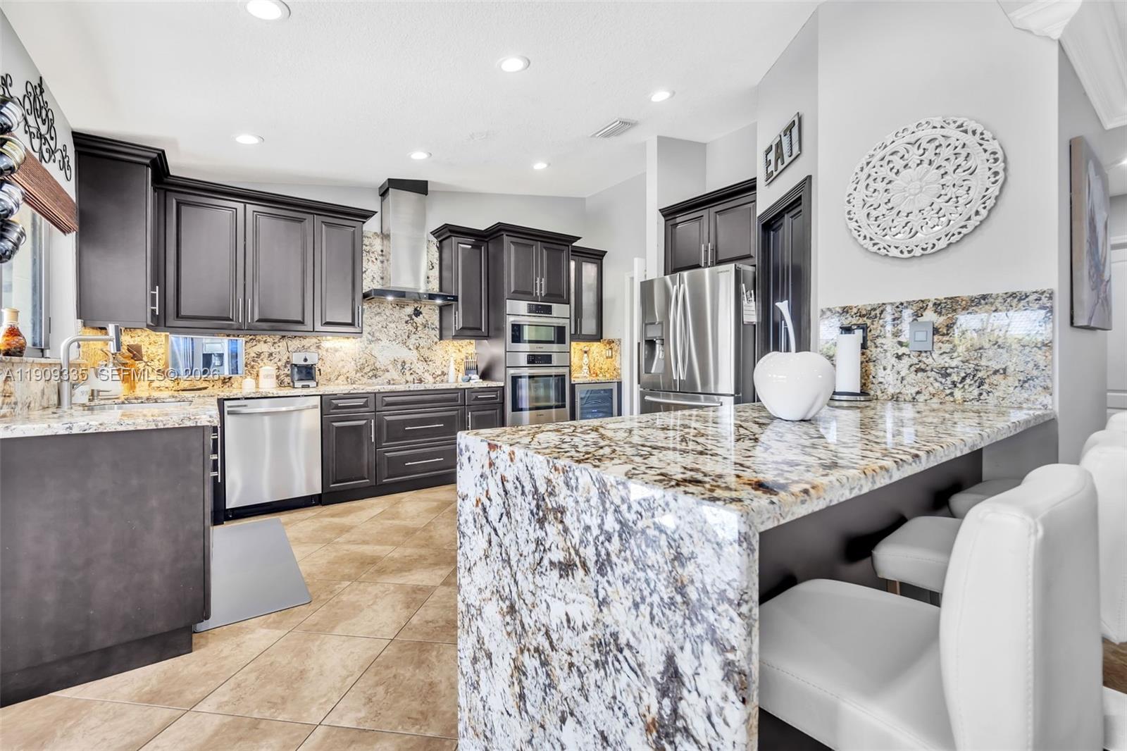 HAMMOCKS SHORES 3RD ADDN - Residential