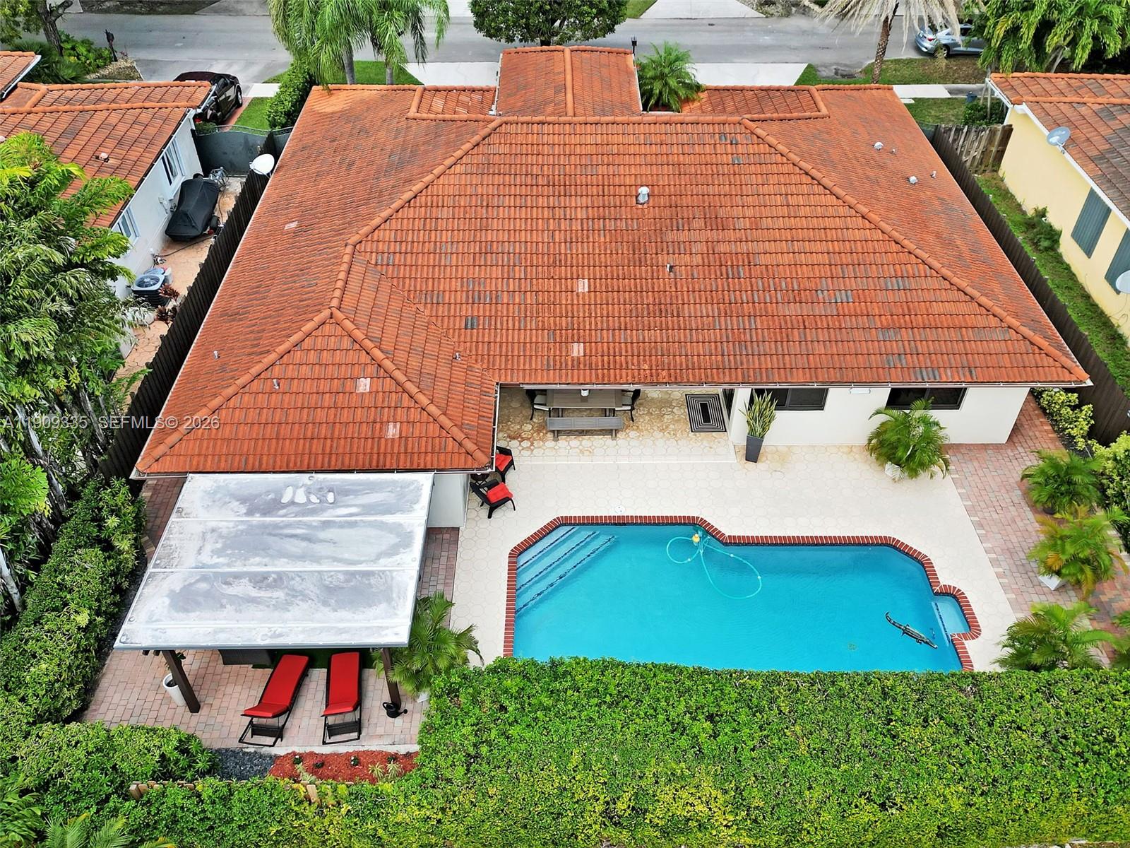 HAMMOCKS SHORES 3RD ADDN - Residential