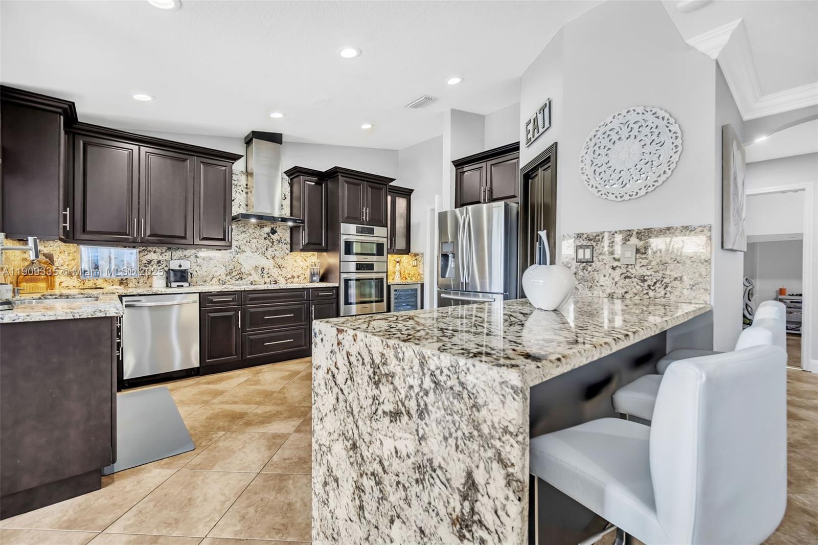 HAMMOCKS SHORES 3RD ADDN - Residential