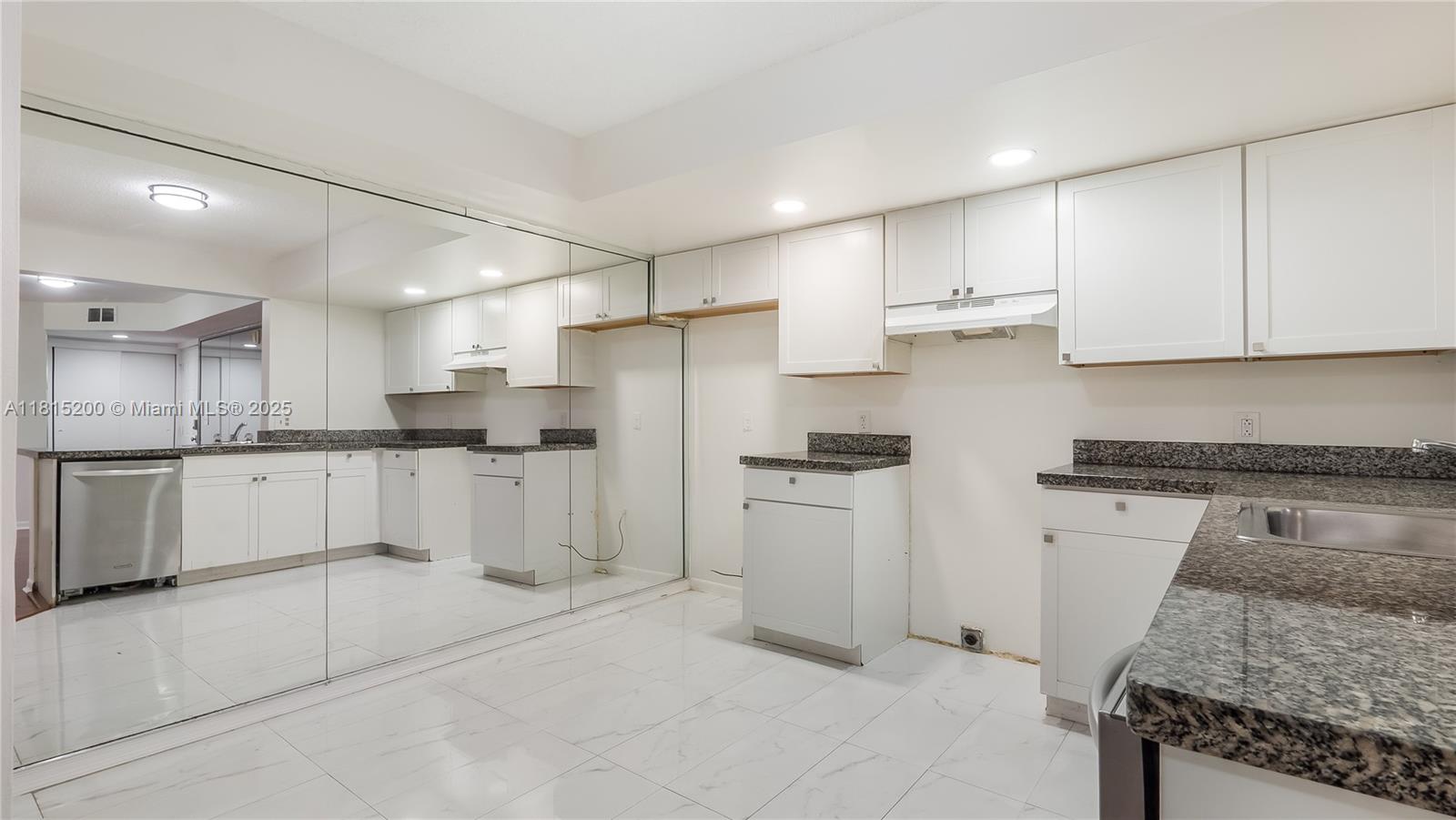 GRAND OASIS CONDO - Residential