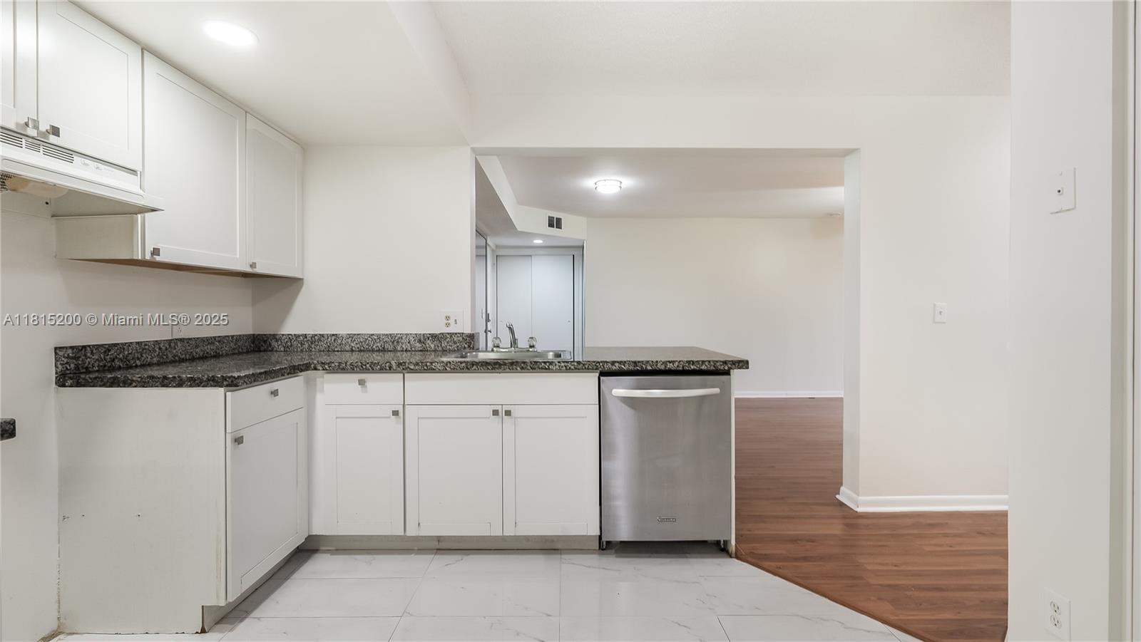 GRAND OASIS CONDO - Residential