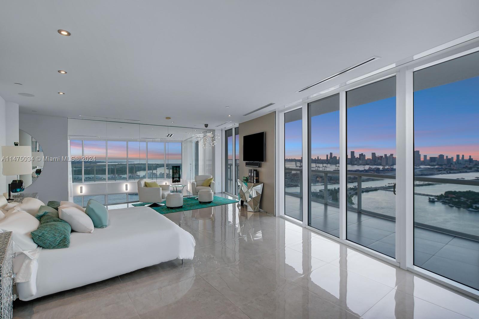 ICON CONDO - Residential