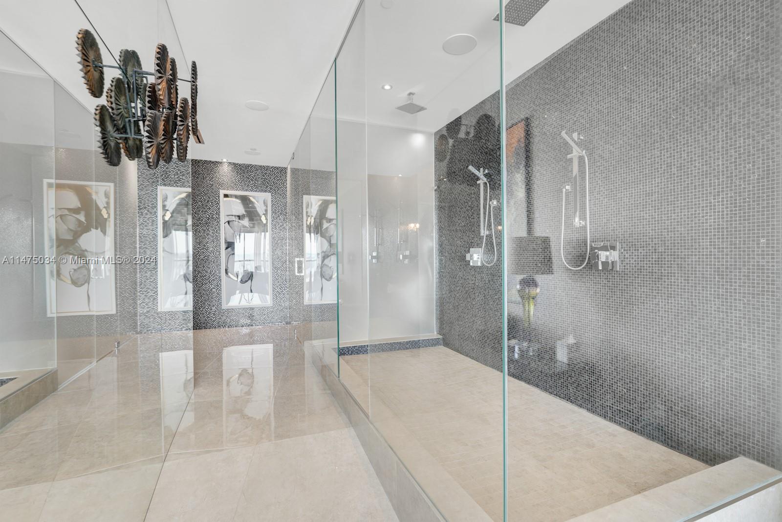 ICON CONDO - Residential