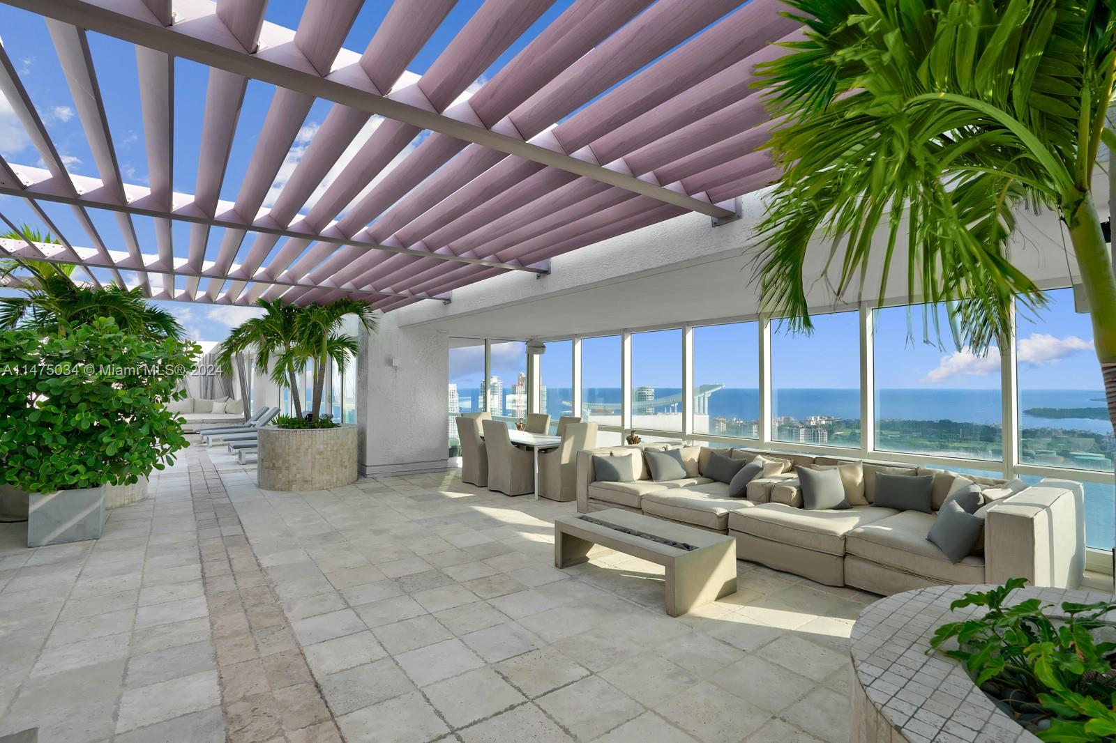 ICON CONDO - Residential