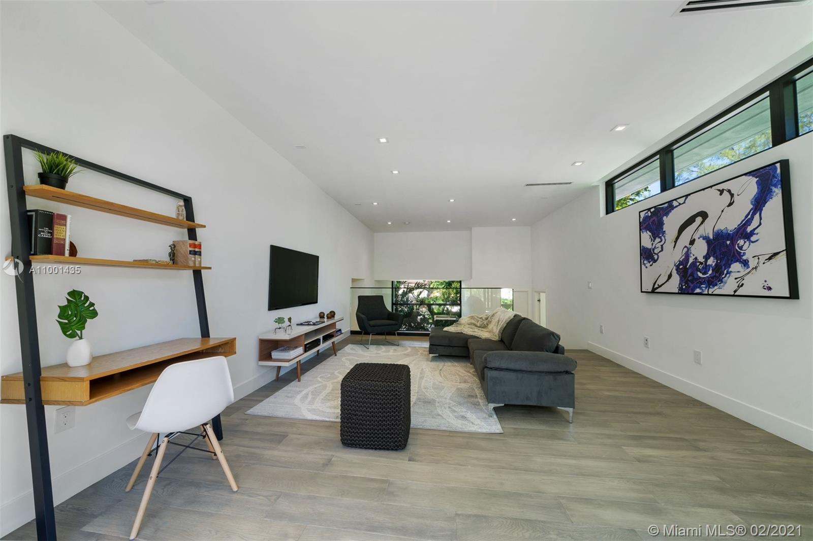 UNIVERSITY PLACE - Residential