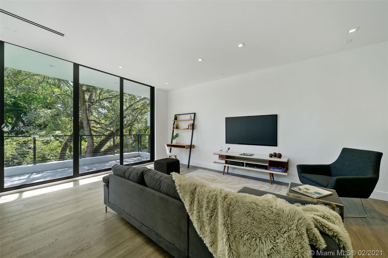 UNIVERSITY PLACE - Residential