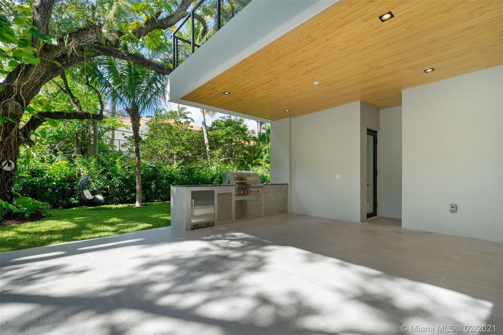 UNIVERSITY PLACE - Residential