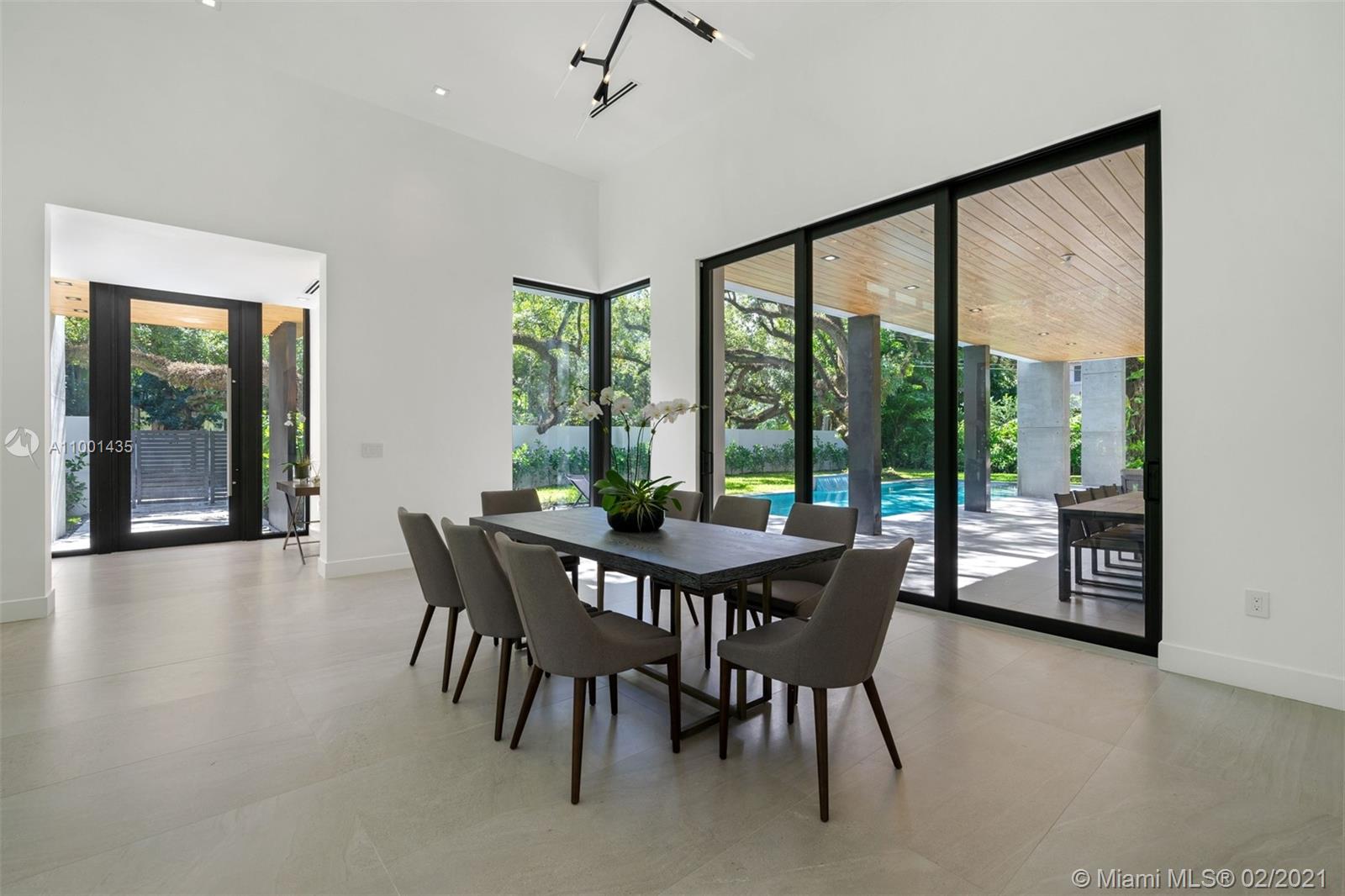 UNIVERSITY PLACE - Residential