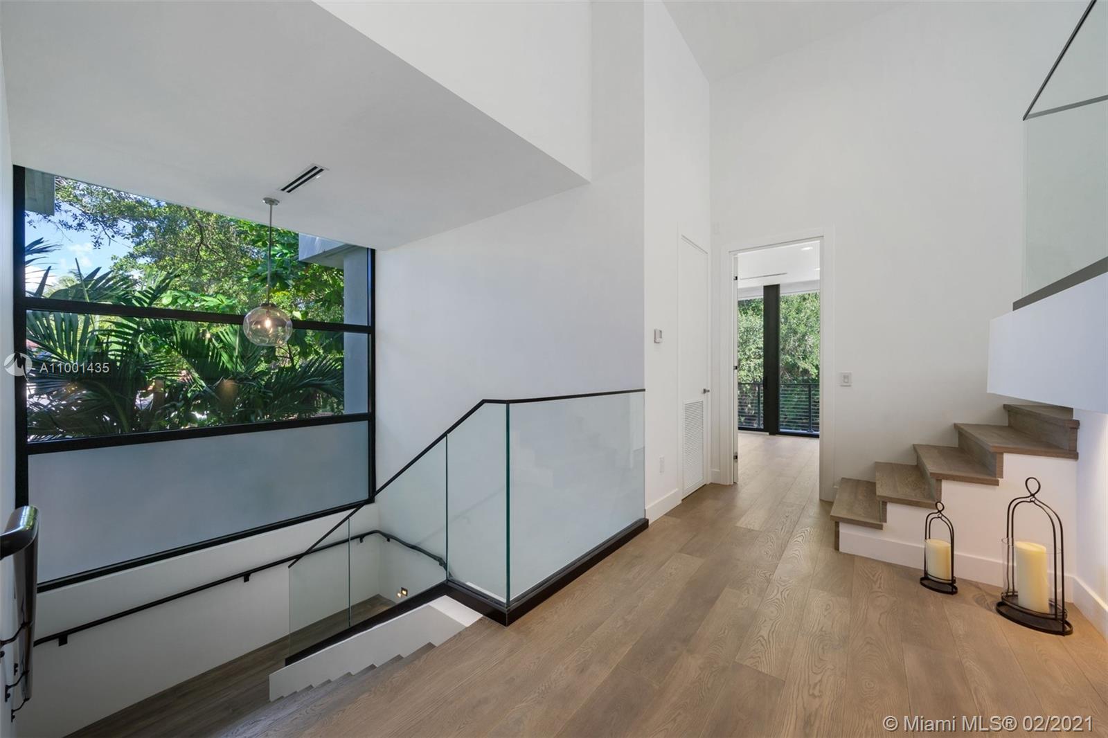 UNIVERSITY PLACE - Residential