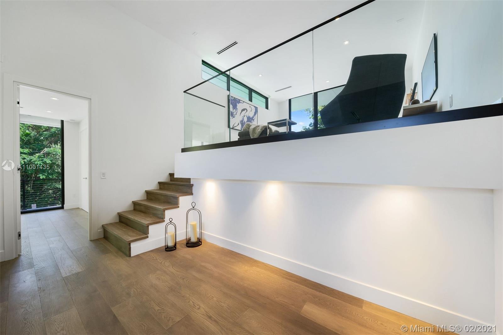 UNIVERSITY PLACE - Residential