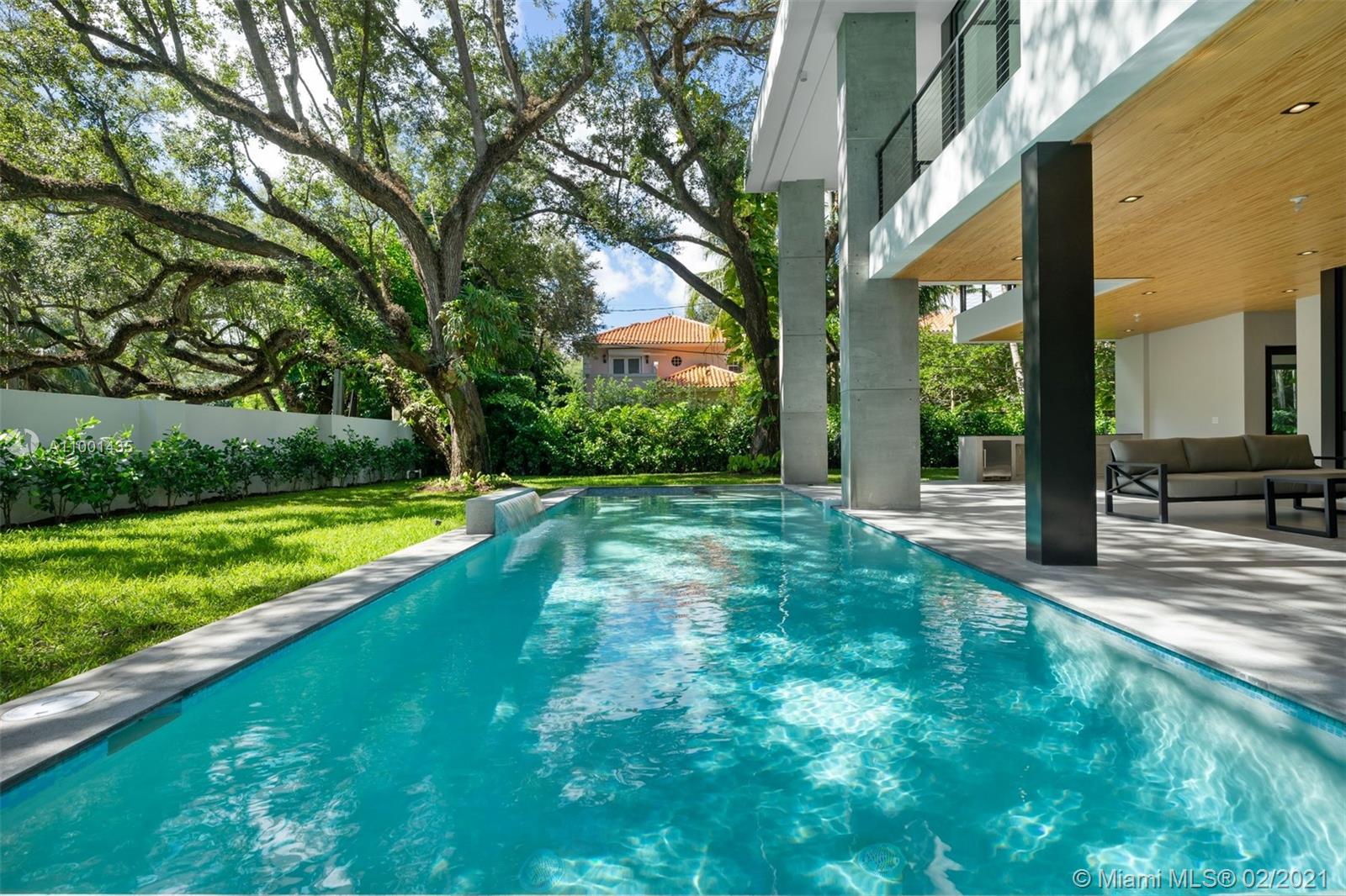 UNIVERSITY PLACE - Residential