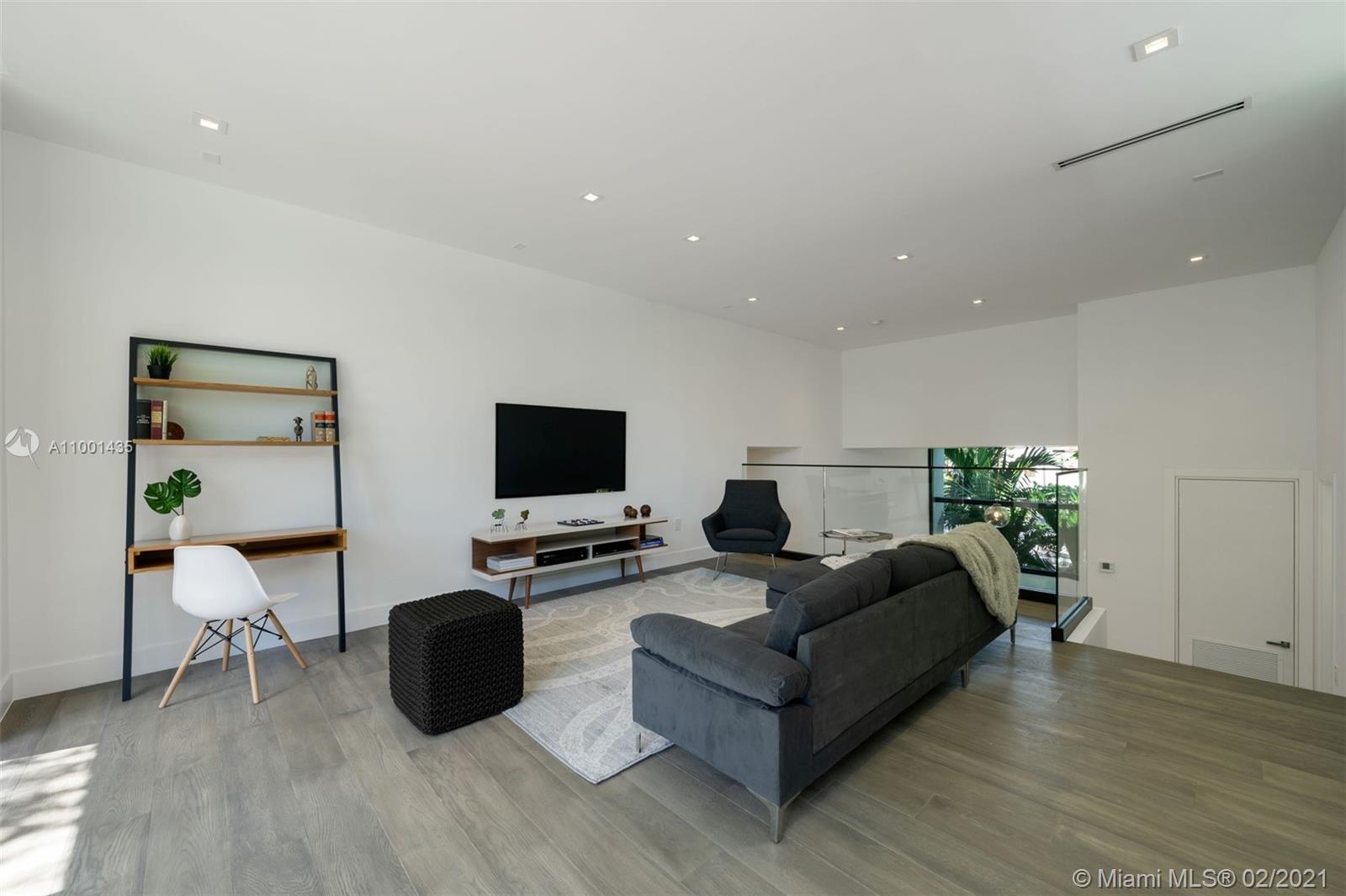 UNIVERSITY PLACE - Residential