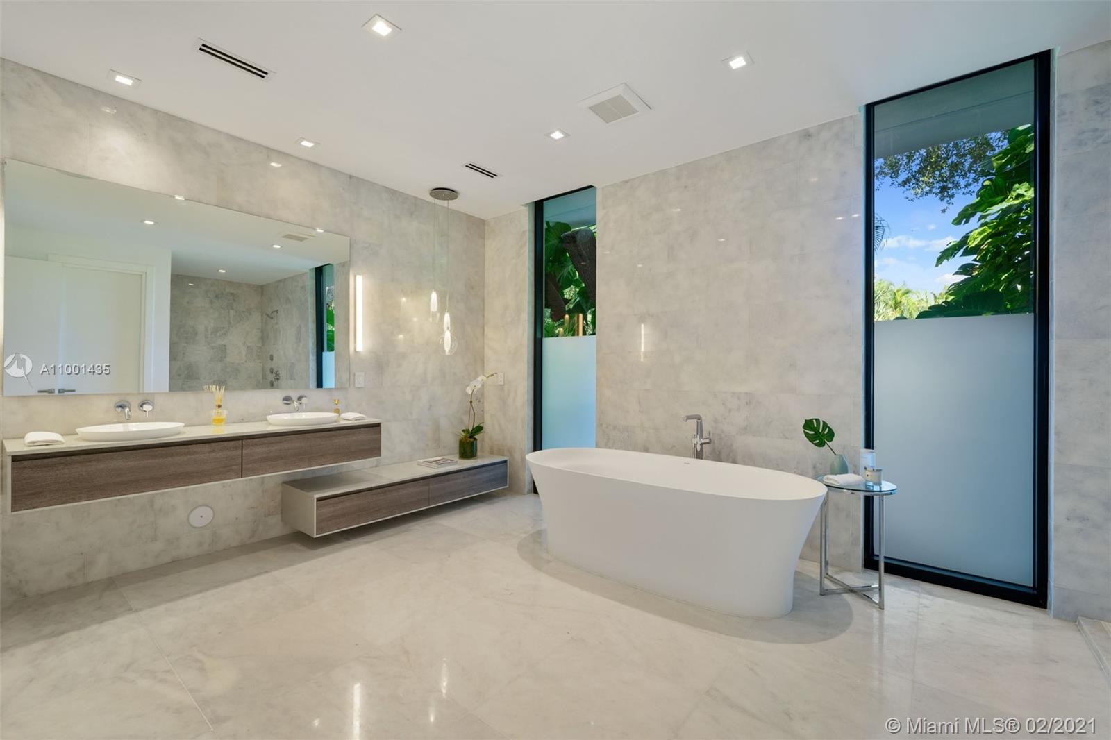 UNIVERSITY PLACE - Residential