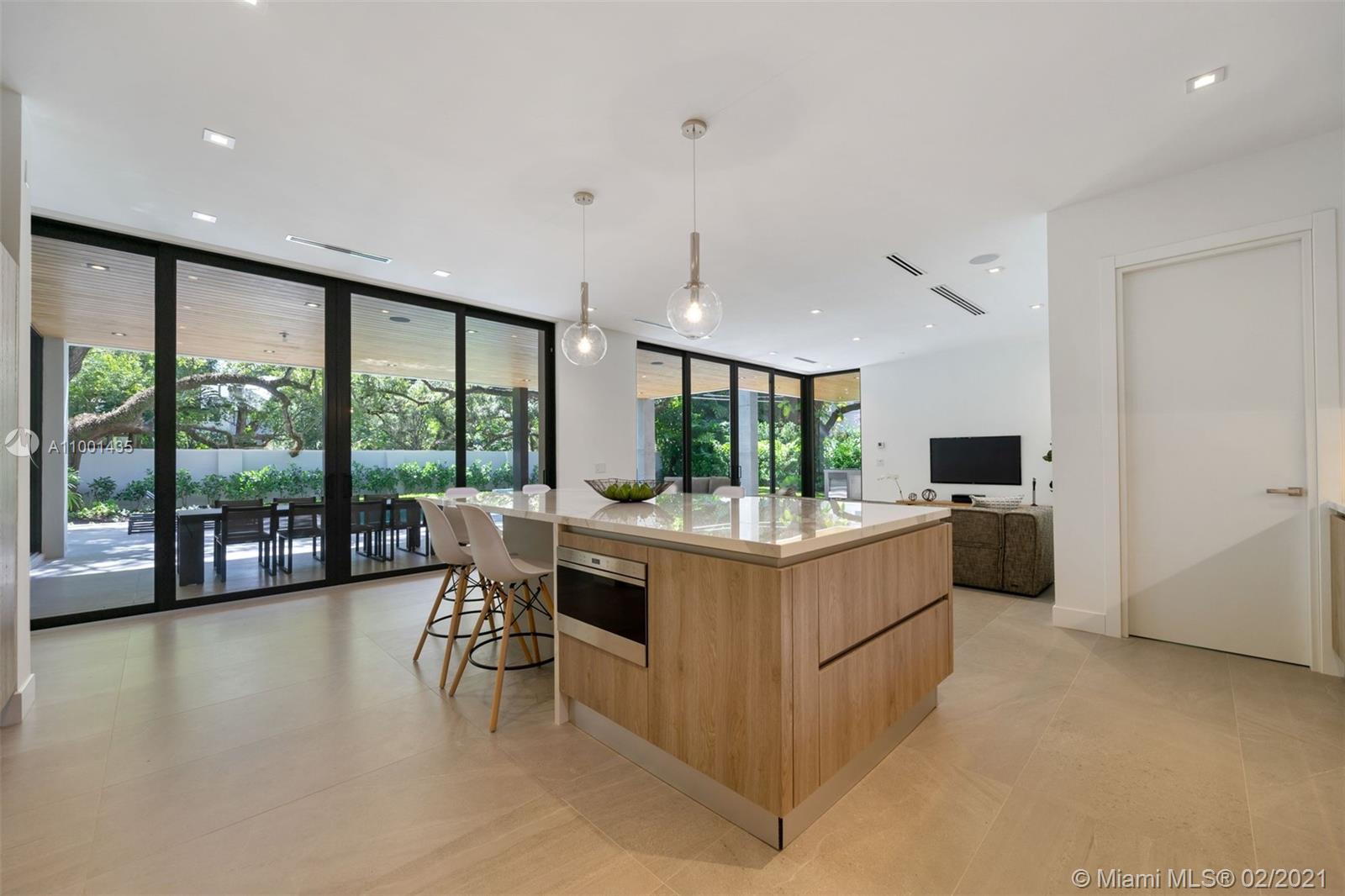 UNIVERSITY PLACE - Residential