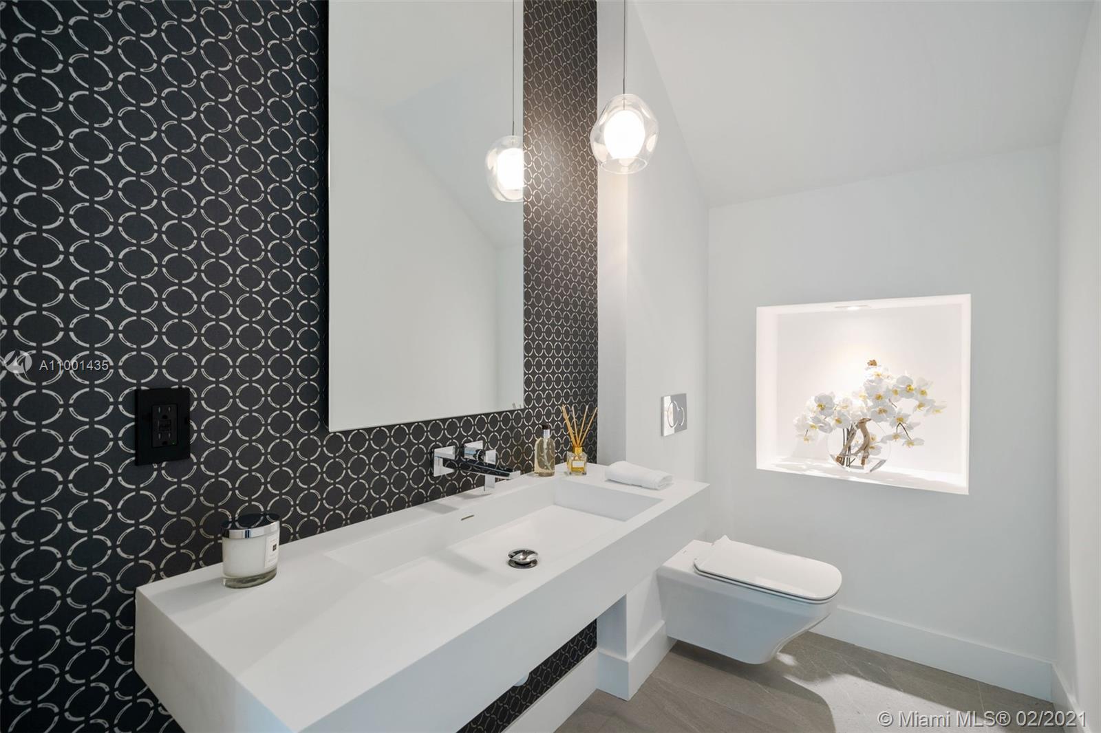 UNIVERSITY PLACE - Residential