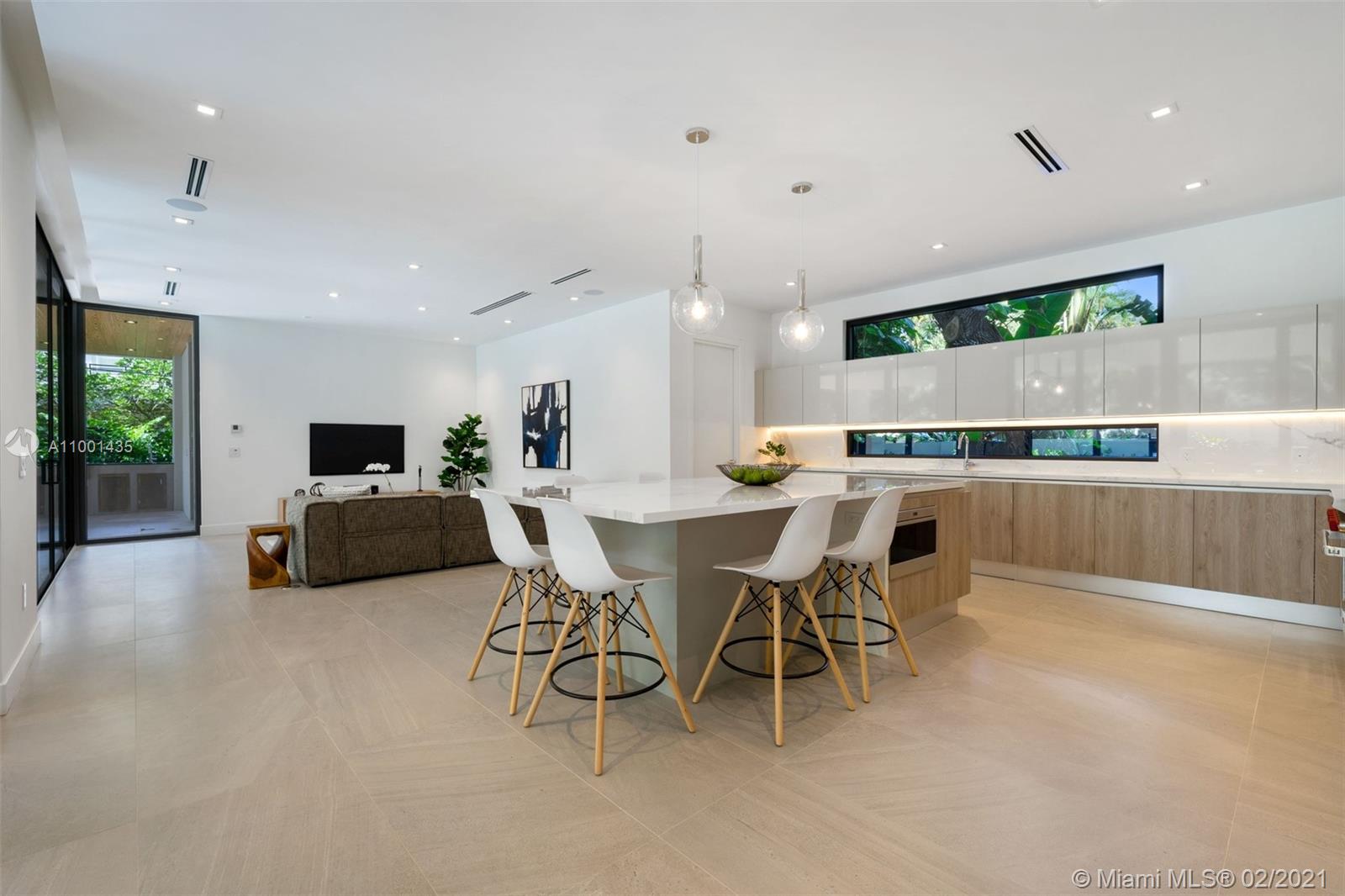 UNIVERSITY PLACE - Residential