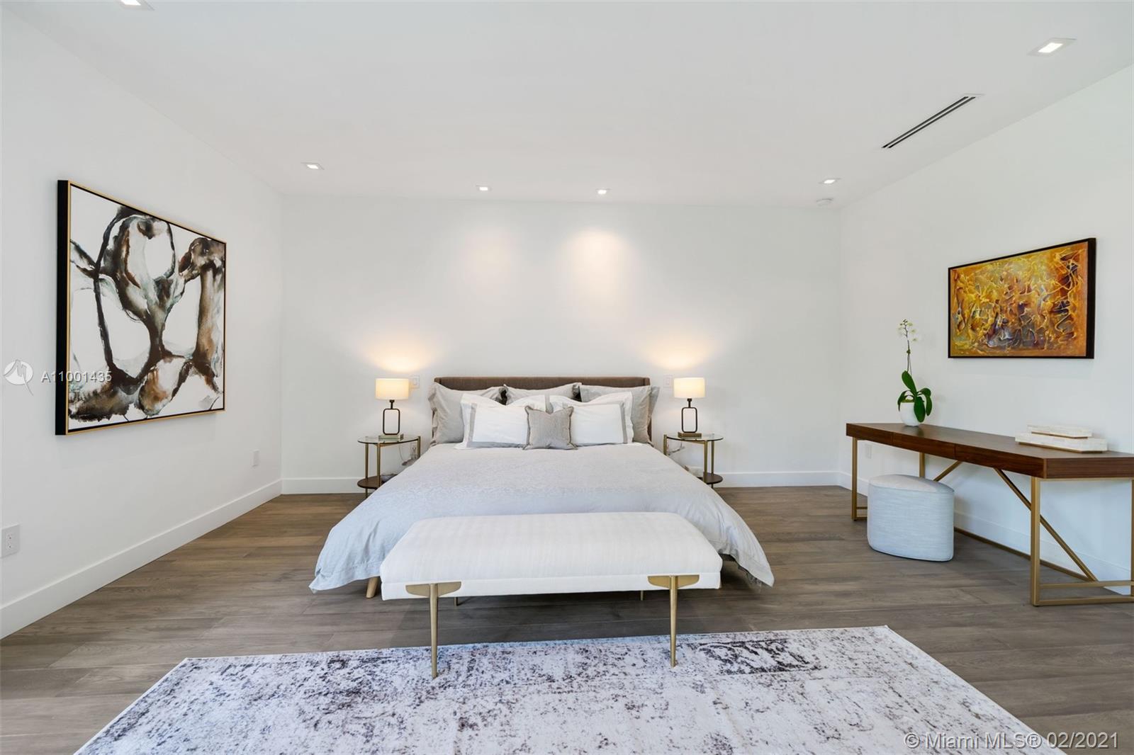 UNIVERSITY PLACE - Residential