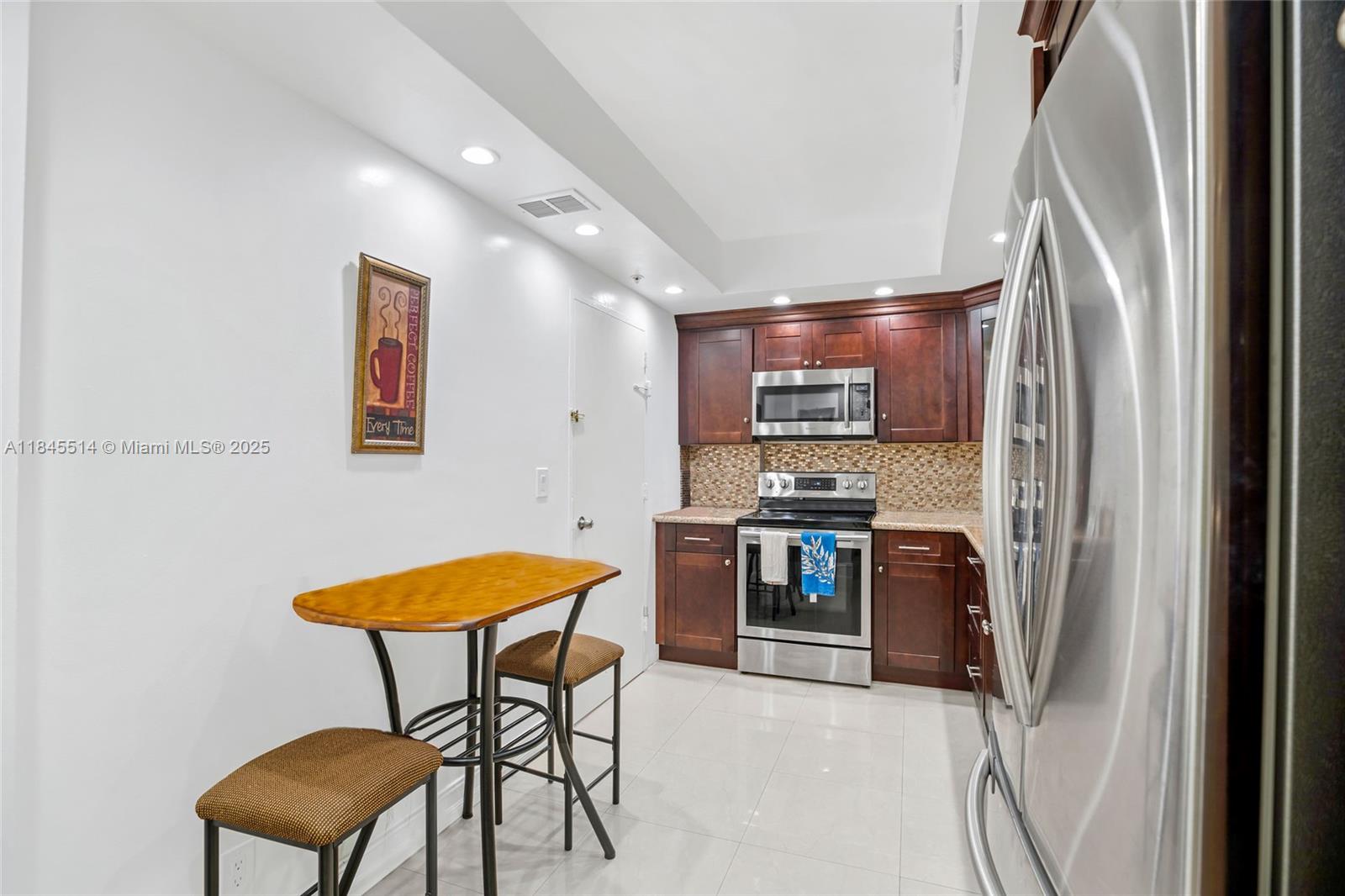 3801 S Ocean Dr 15C, Hollywood, FL, 33019/$449,000 1 3801 S Ocean Dr 15C
