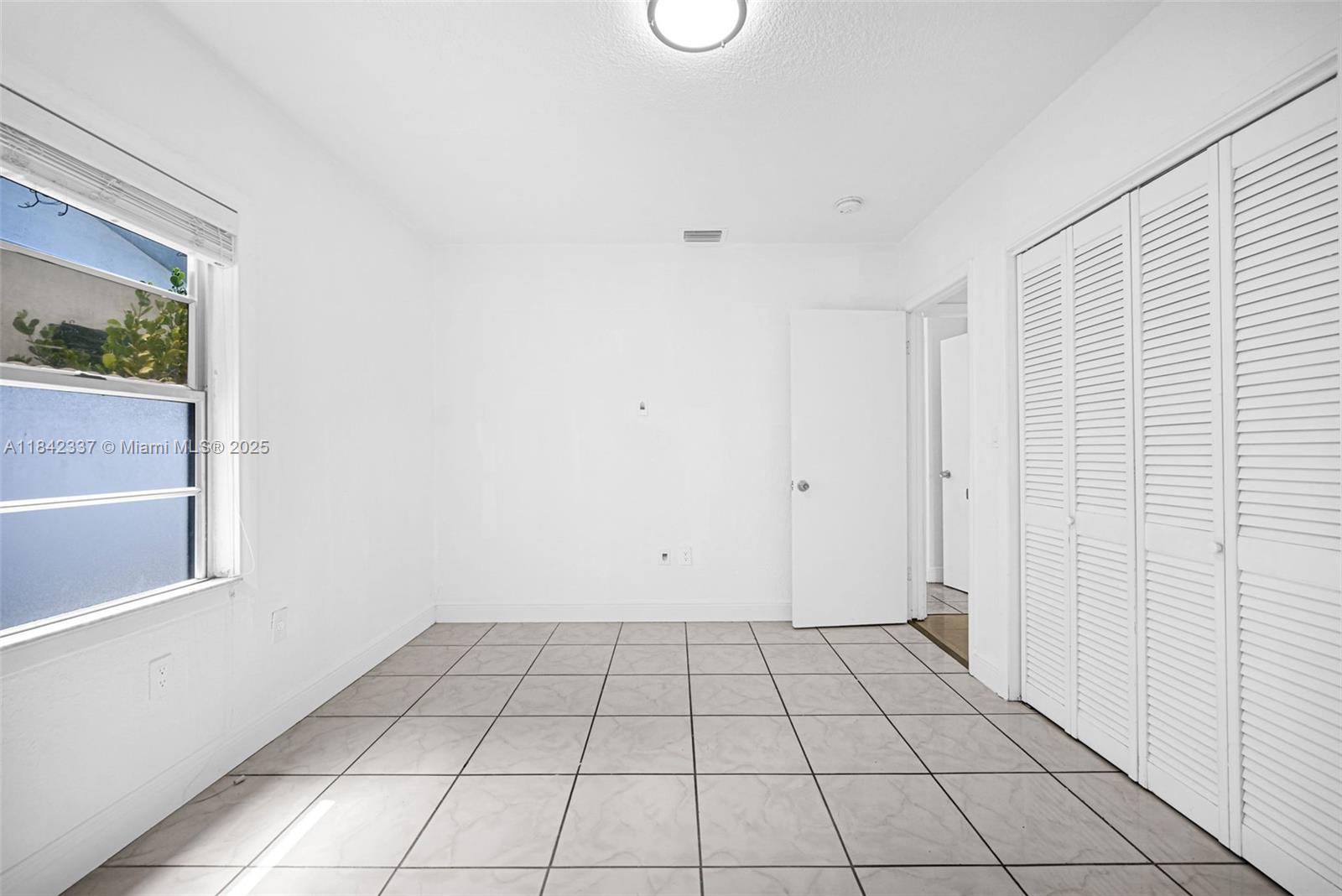 ESSEX VILLAGE-THIRD ADDIT - Residential