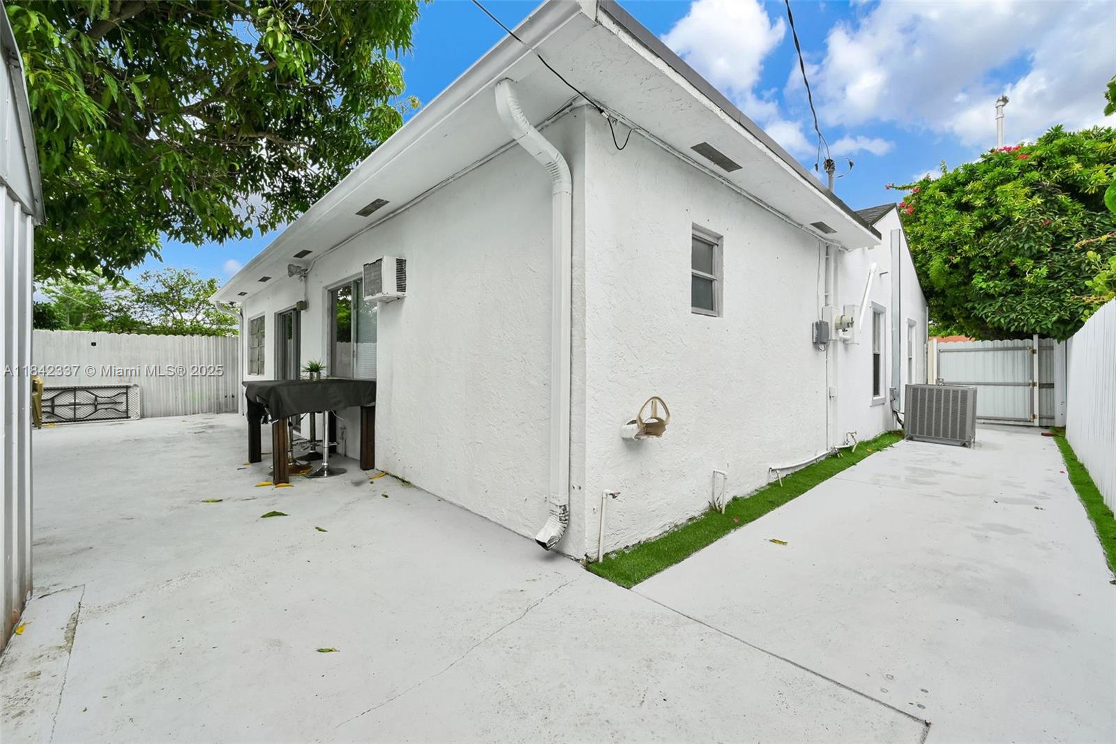 ESSEX VILLAGE-THIRD ADDIT - Residential