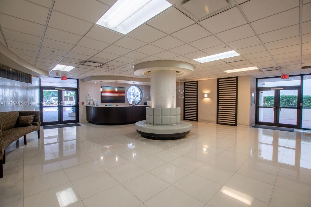 1621 Collins Ave 707