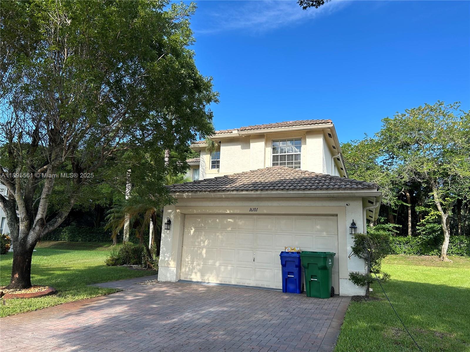 Impeccable home in the exclusive gated community of Silver Isles in Miramar. Beautiful two-story single-family residence located on a quiet cul-de-sac with 4 bedrooms and 3 full bathrooms, including one bedroom with a walk-in closet and full bath on the first floor — ideal for guests or in-laws. Kitchen, bathrooms, and floors have been remodeled. The second floor features three bedrooms, two full bathrooms, and a laundry area. The property is in excellent condition and includes a two-car garage plus driveway space. Resort-style community with clubhouse, pool, gym, playground and 24/7 security. Excellent location close to schools, hospital, and shopping centers.