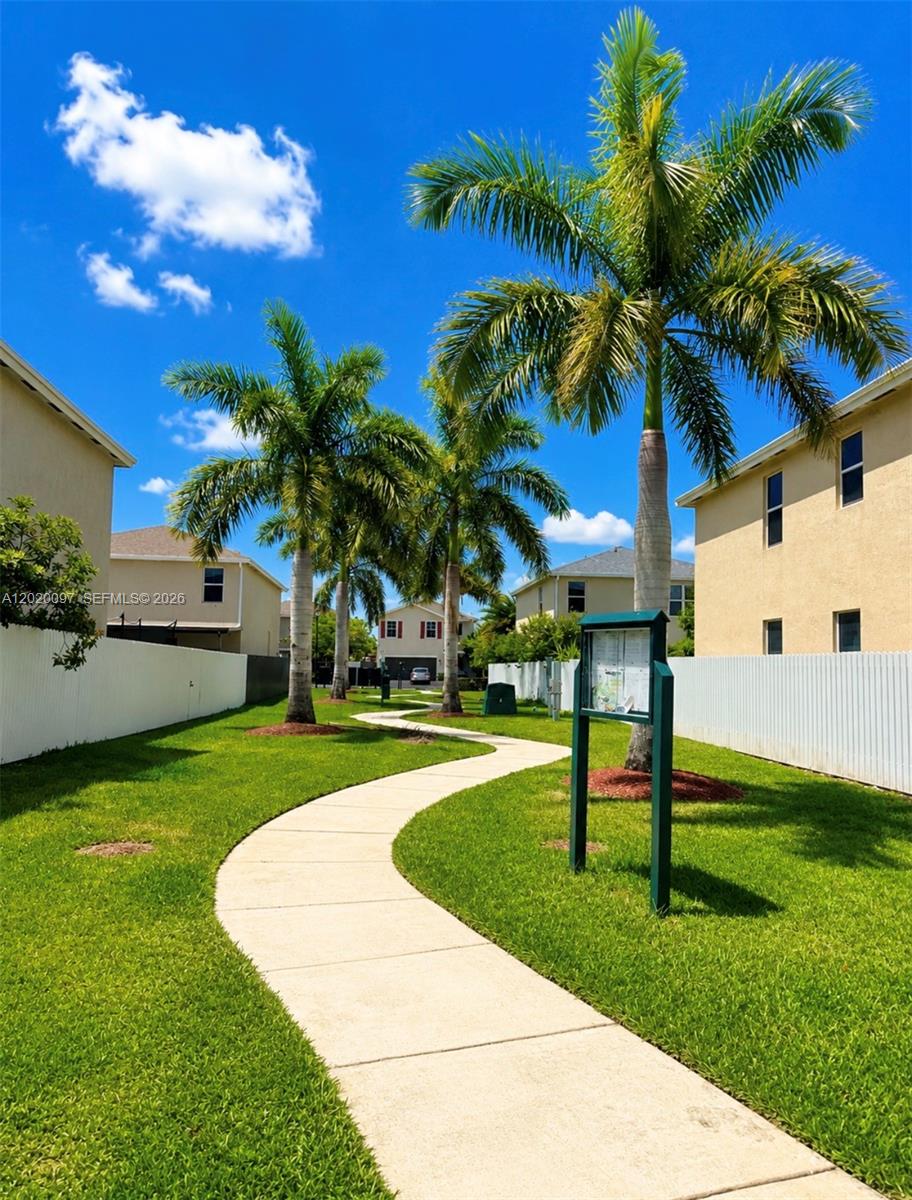 ROYAL HOMES WEST - Residential