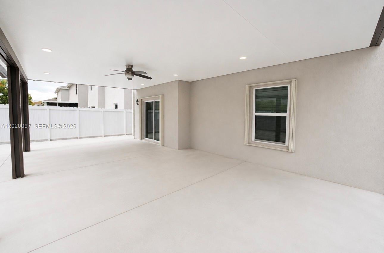 ROYAL HOMES WEST - Residential