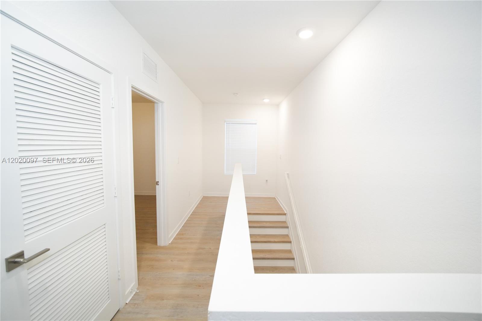 ROYAL HOMES WEST - Residential