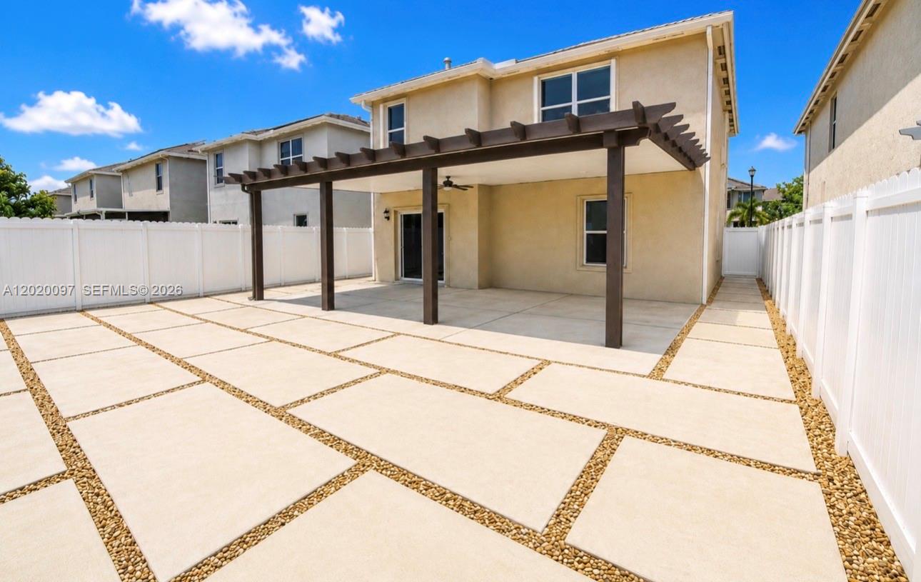 542 NE 6th Pl