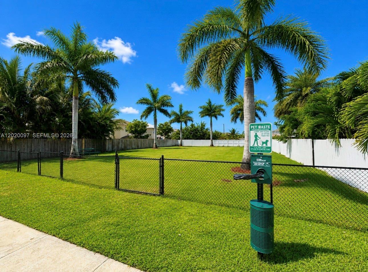 ROYAL HOMES WEST - Residential