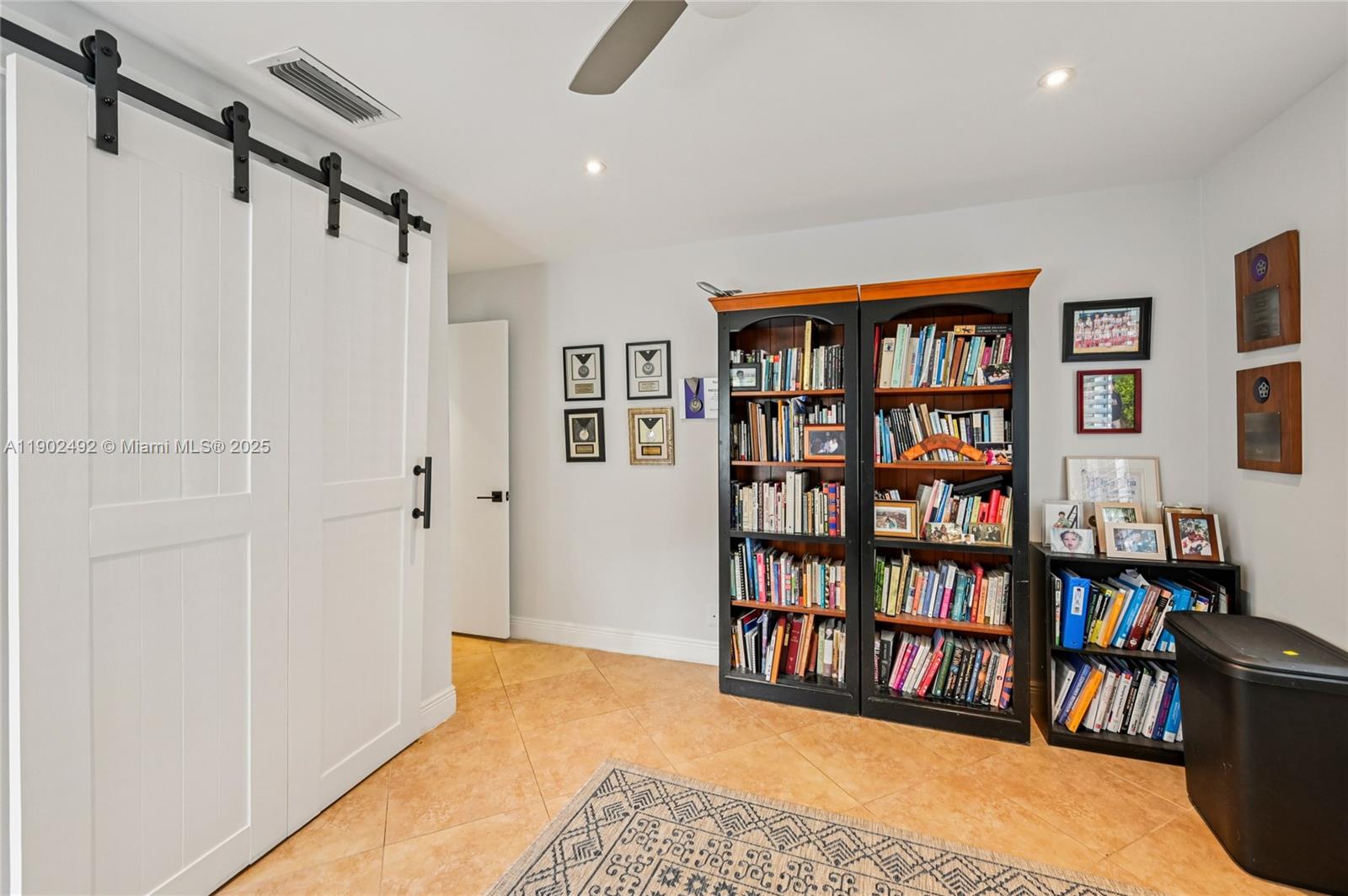 BOCA TIERRA 1ST SEC - Residential