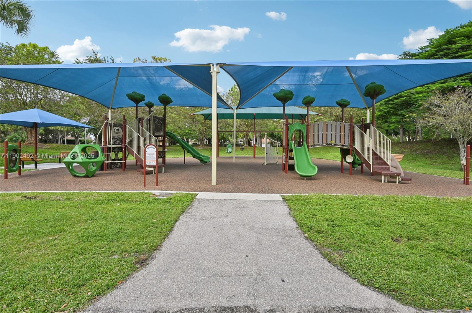 BOCA TIERRA 1ST SEC - Residential