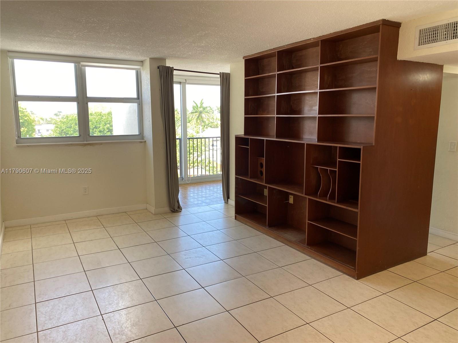 Property for Sale at 9411 Sw 4th St 404, Miami, Broward County, Florida - Bedrooms: 1 
Bathrooms: 1  - $229,500