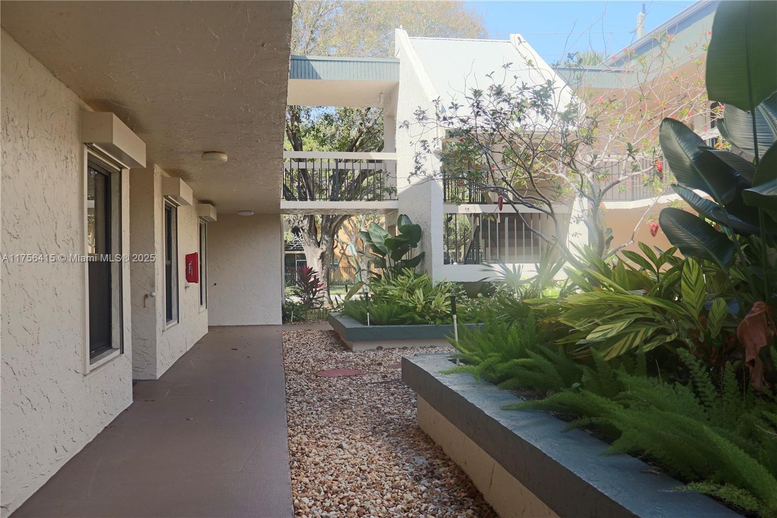 225 SE 10th St 3D