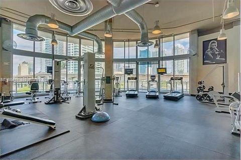 690 SW 1st Ct 1121 Miami FL 33130