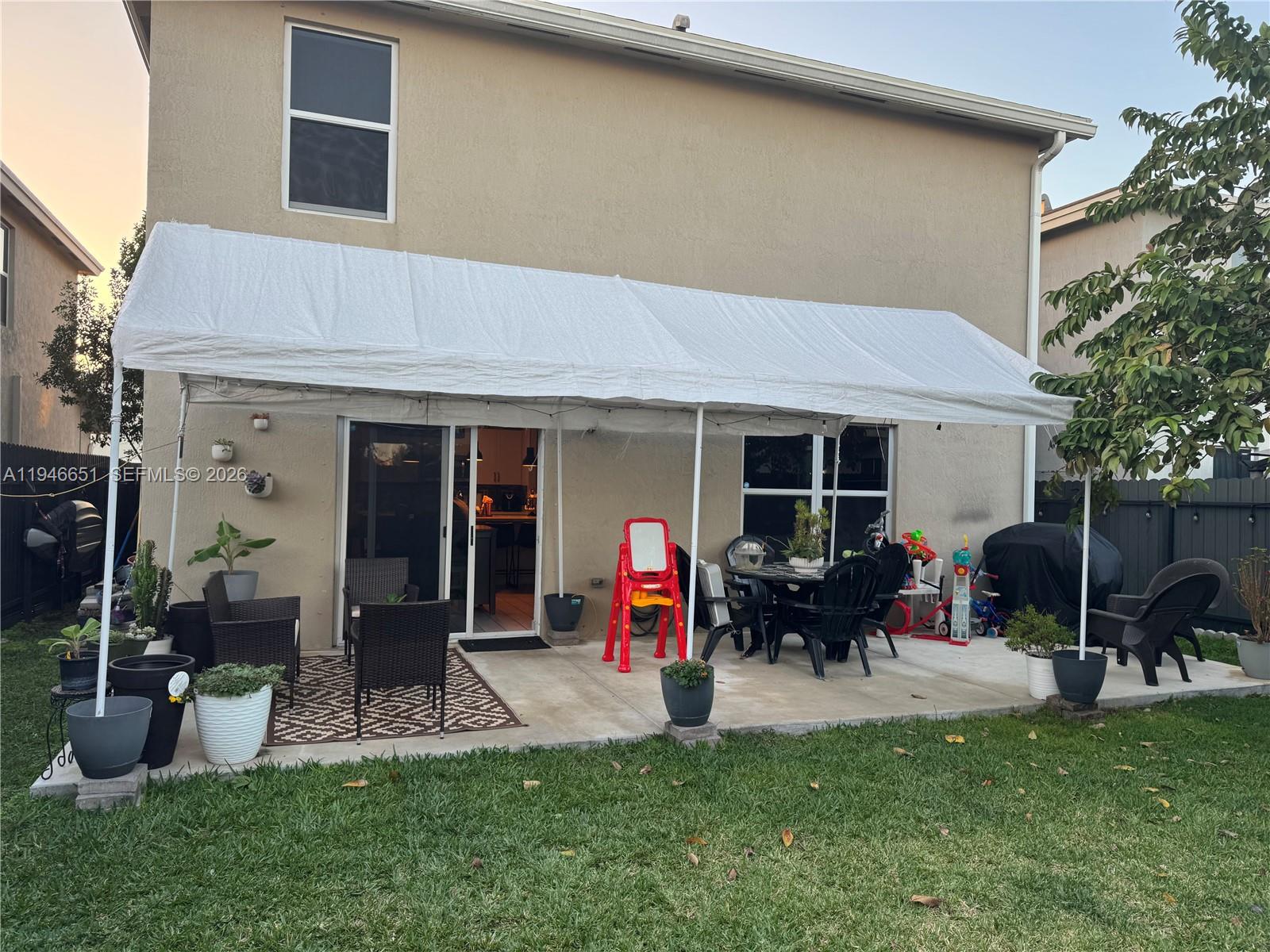 ROYAL HOMES WEST - Residential