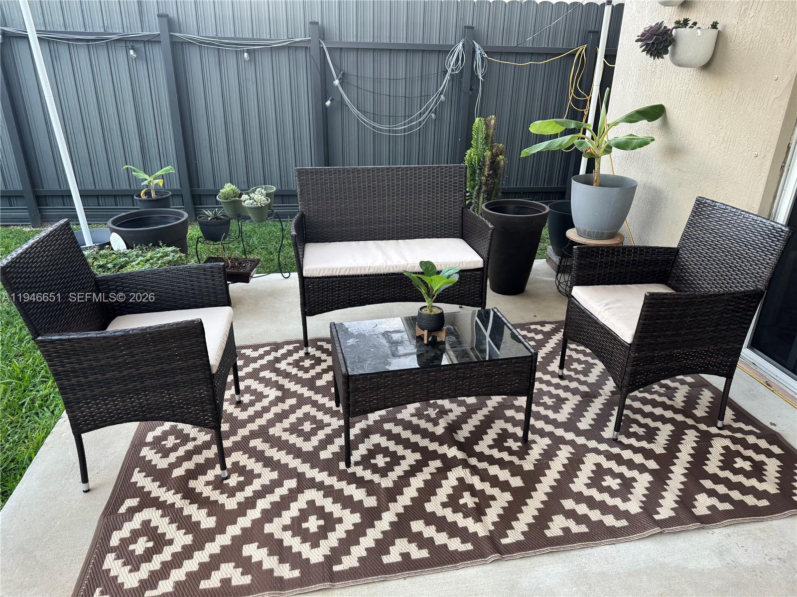 ROYAL HOMES WEST - Residential