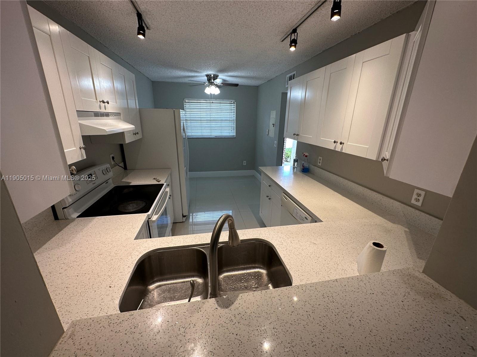 GABLES EAST OF BOCA BARWO - Residential