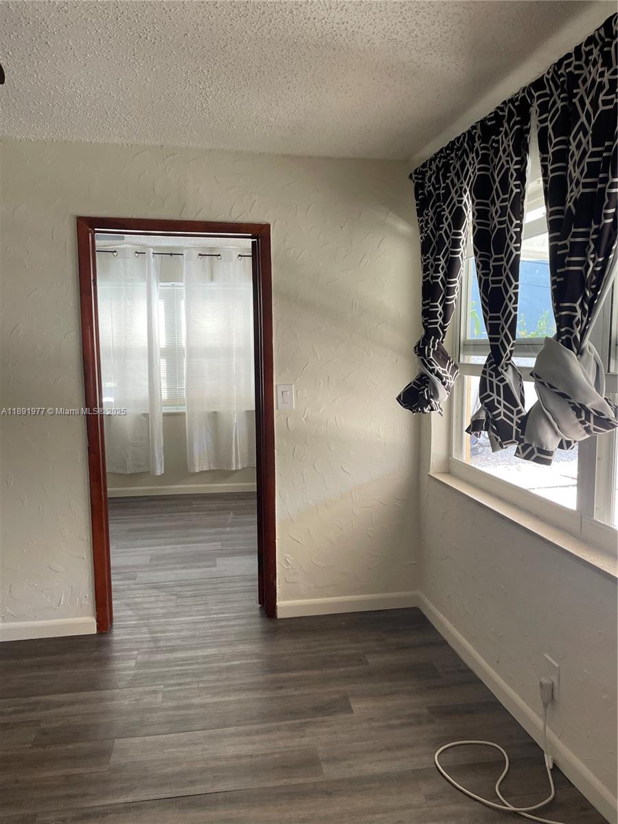 HOLLYWOOD TERR NO 2 - Residential Lease
