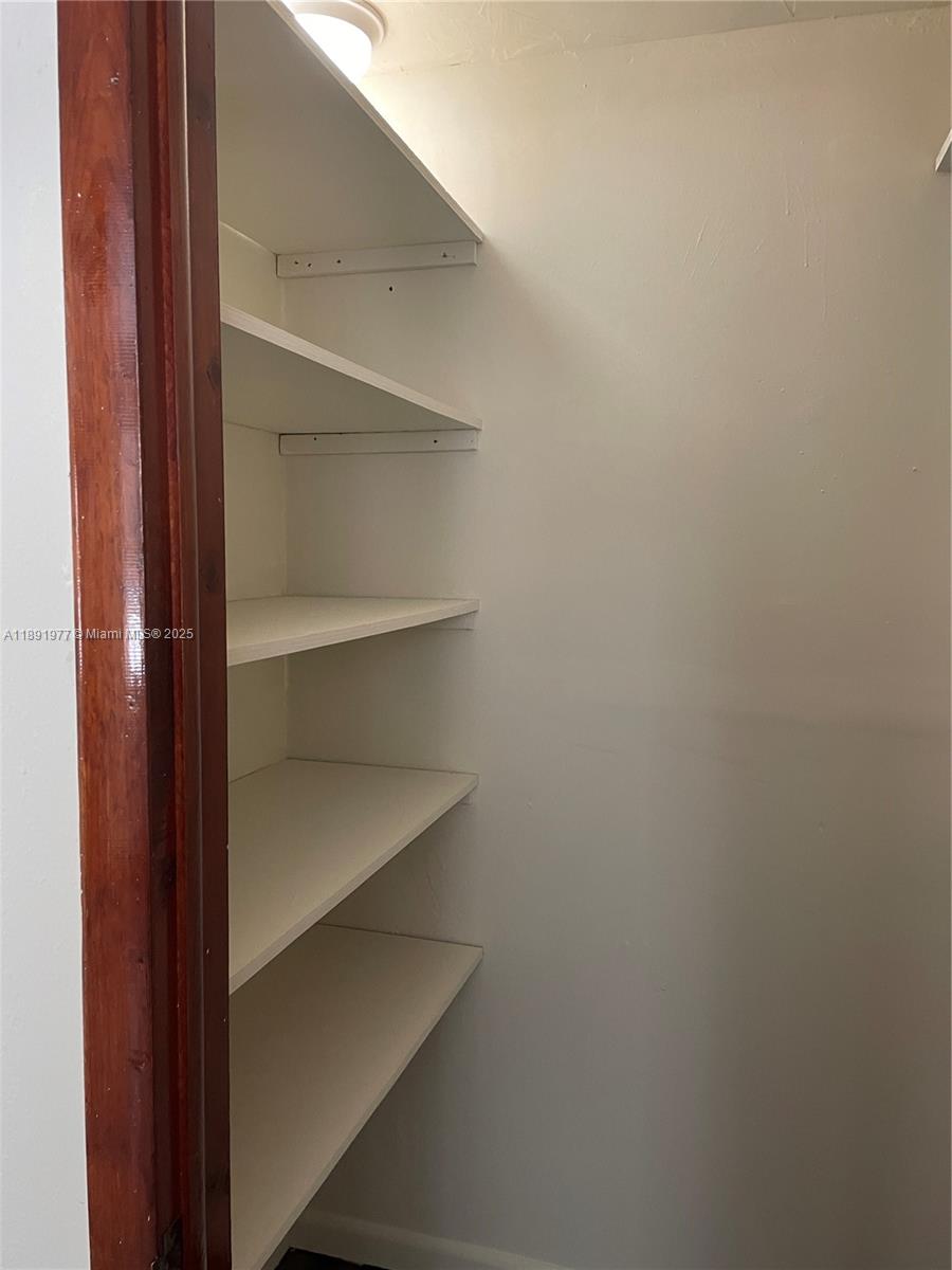 HOLLYWOOD TERR NO 2 - Residential Lease
