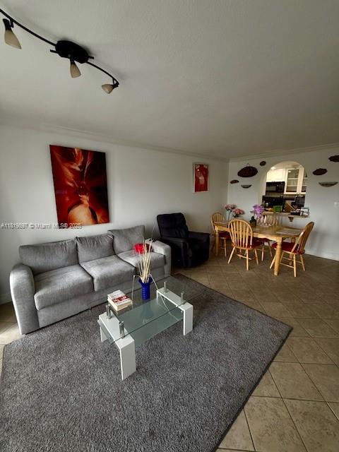 CASTILLIAN CLUB CONDO - Residential
