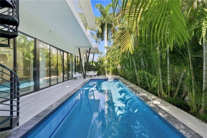 301 190th St Sunny Isles Beach FL 33160