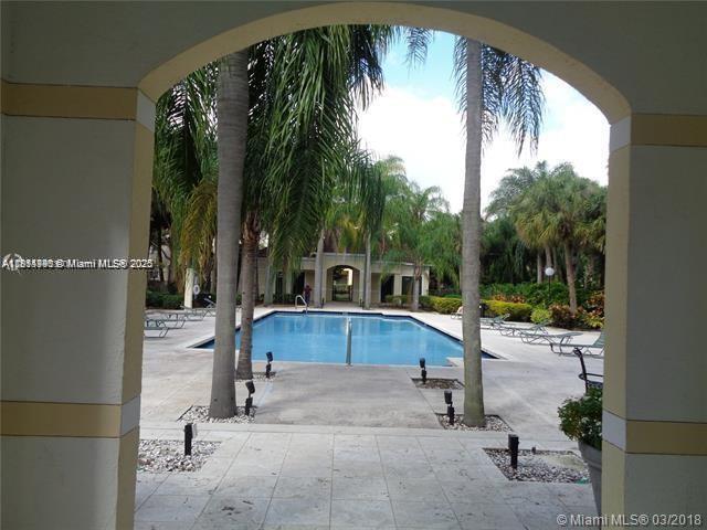 HOLLYWOOD PARC CONDOMINIU - Residential Lease