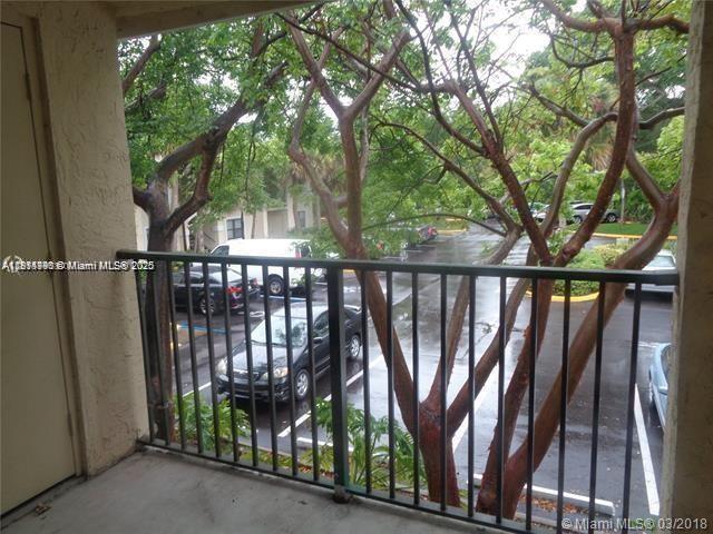 HOLLYWOOD PARC CONDOMINIU - Residential Lease