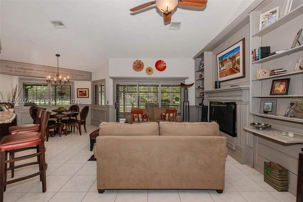 Photo of 9204 S Chelsea Dr S, Plantation, FL 33324 (MLS # A12060469)